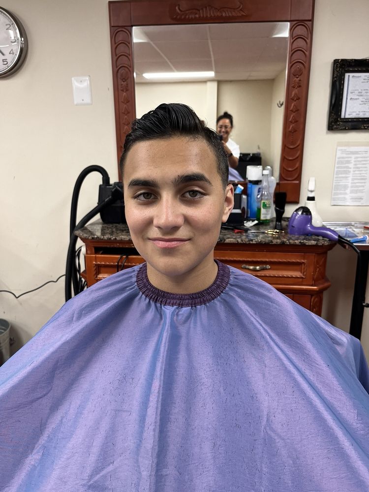 Stella's Barber Shop Logo