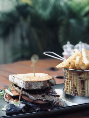 Le Vintage Boutique Cafe by null