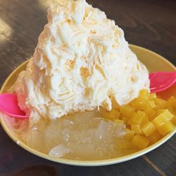 JoJo's Yogurt - Mango ice cream with lychee and mango