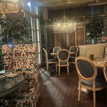 White Dog Cafe - Wayne - Dining room - Cafes Near Me - Wayne, Pennsylvania White Dog Cafe - Wayne - Dining room - Cafes Near Me - Wayne, Pennsylvania