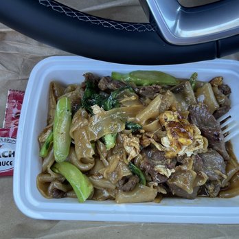 Nokki Thai Kitchen - Beef drunken noodles - Thai Near Me - Fontana, California Nokki Thai Kitchen - Beef drunken noodles - Thai Near Me - Fontana, California