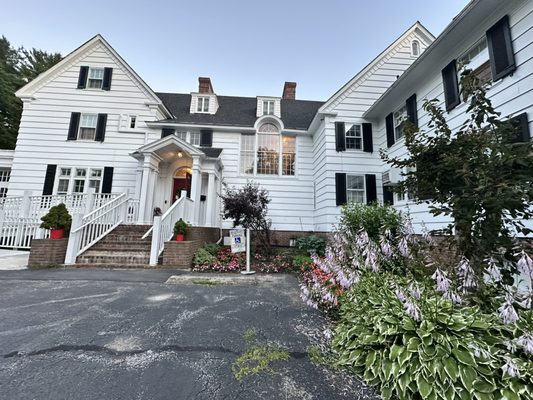 Four Chimneys Inn & Restaurant by null