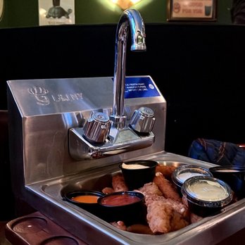 Sean's Bar & Kitchen - Everything in the Kitchen Sink ($35) - Irish Pub Near Me - New York, New York