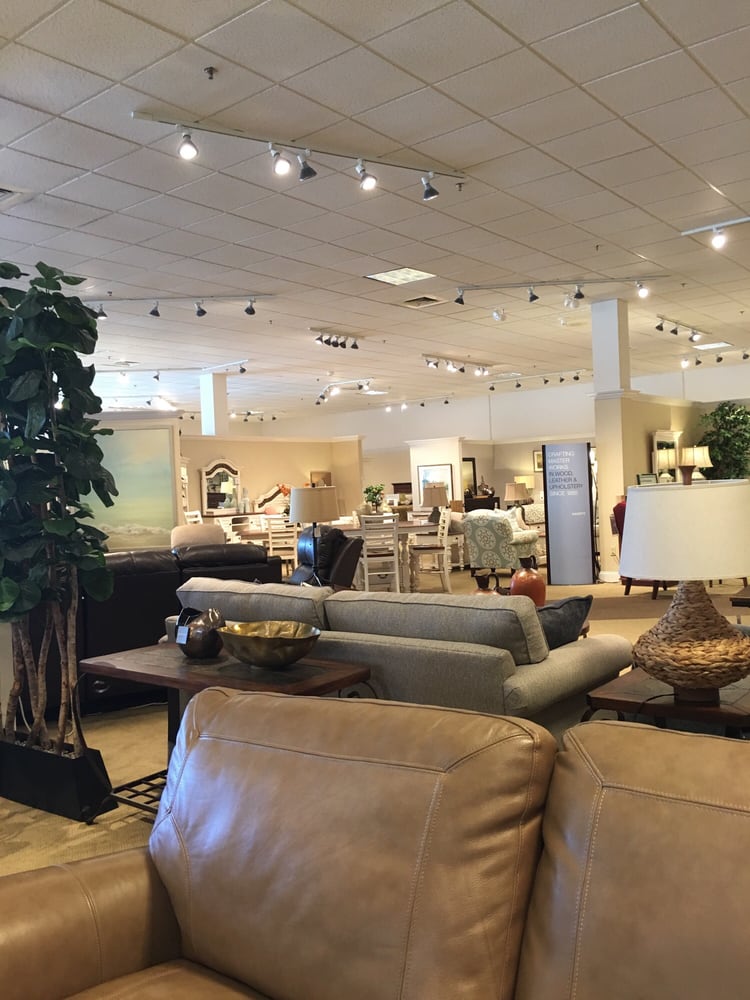 HAVERTYS FURNITURE 16 Reviews Furniture Stores 3534 NW Federal