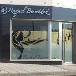 Raquel Bermudez - La fachada de la peluqueria más novedosa en Boiro