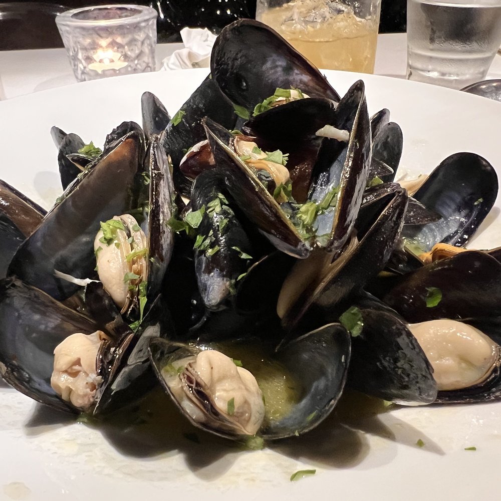 Paradiso Ristorante - Mussels in garlic white wine and butter. - Italian Near Me - Lake Worth, Florida Paradiso Ristorante - Mussels in garlic white wine and butter. - Italian Near Me - Lake Worth, Florida