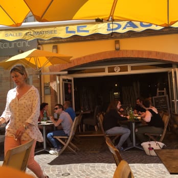 Le Dauphin - Seafood Near Me - Le Grau du Roi, 30 Le Dauphin - Seafood Near Me - Le Grau du Roi, 30
