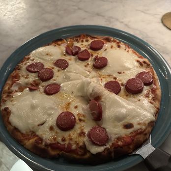 Black Hound Bar & Lounge - Margherita Flat Bread with Italian Sausage - Lounges Near Me - New York, New York