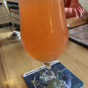 Everybody’s Brewing - banana and strawberry cider - sweet and fruity - Breweries Near Me - Battle Ground, Washington Everybody’s Brewing - banana and strawberry cider - sweet and fruity - Breweries Near Me - Battle Ground, Washington