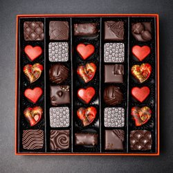 SWEET55 - Swiss Chocolates & Confections - Valentine's Day 2026. Assortment of 30 chocolates.