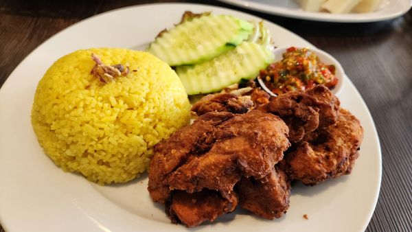 Wayang Restaurant Halal by null