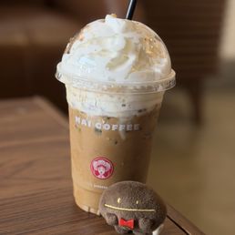Cheese Hōjicha with Biscoff® cookie crumbs Cheese Hōjicha with Biscoff® cookie crumbs