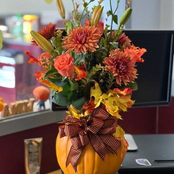 Bees To Blooms - One of my favorite arrangements- the orange roses were beautiful! - Florists Near Me - Orland, California Bees To Blooms - One of my favorite arrangements- the orange roses were beautiful! - Florists Near Me - Orland, California
