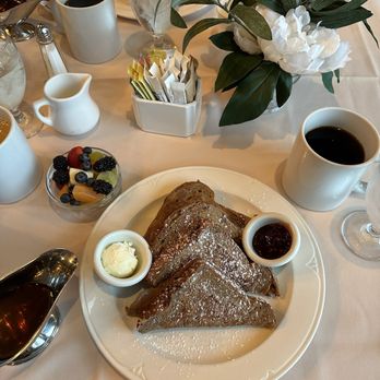 Stafford's Perry Hotel - Hotels Near Me - Petoskey, Michigan Stafford's Perry Hotel - Hotels Near Me - Petoskey, Michigan
