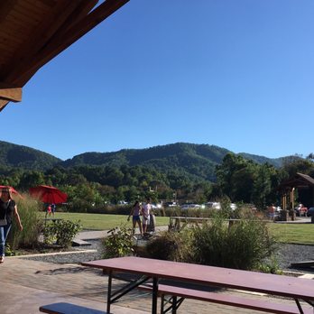 Devils Backbone Brewing Company - American Near Me - Roseland, Virginia