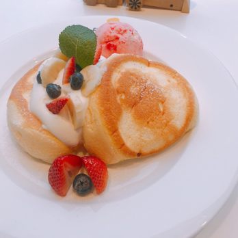 Fluffy Fluffy Dessert Cafe - Desserts Near Me - Toronto, Ontario Fluffy Fluffy Dessert Cafe - Desserts Near Me - Toronto, Ontario