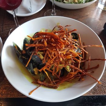 Hot Rocks Creative Diner - P.E.I. Mussels (Curry Creme) - Diners Near Me - Whitby, Ontario Hot Rocks Creative Diner - P.E.I. Mussels (Curry Creme) - Diners Near Me - Whitby, Ontario