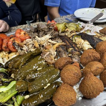 Beirut Restaurant - Platter for 8 - Middle Eastern Near Me - Romulus, Michigan