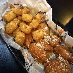 Longnecks Sports Grill - Cruiserweight Boneless Wings