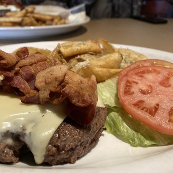 Craylee's - Delicious bunless bacon cheeseburg with house-made seasoned chips. - Breakfast & Brunch Near Me - Utica, New York