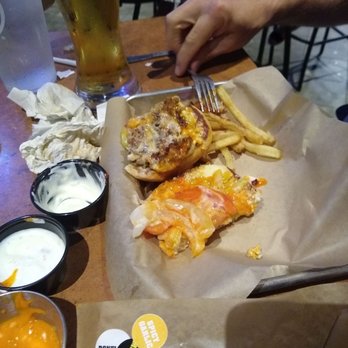 Buffalo Wild Wings - American Near Me - Indianapolis, Indiana