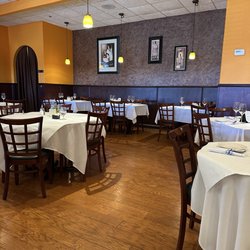 Olivia's Italian Restaurant - Main dining area.