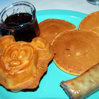 Goofy's Kitchen - Mickey shaped waffle and pancake - American Near Me - Anaheim, California