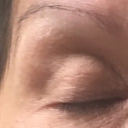 This is what my eyebrows looked like before, almost non-existent!