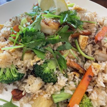 101 Thai Way - Pineapple shrimp, rice - Thai Near Me - Cloverdale, California