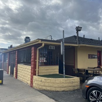 Best Bar-BQ - Side view - Barbeque Near Me - Santa Paula, California