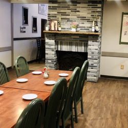 Pasta Grill Mansfield - One of several nice dining rooms