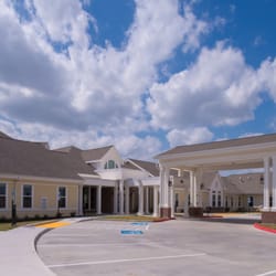 Creekside Retirement Community - Front Drive Creekside