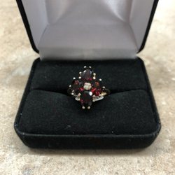 Arrow Pawn Jewelry Superstore - Garnet flower gold ring, size 6