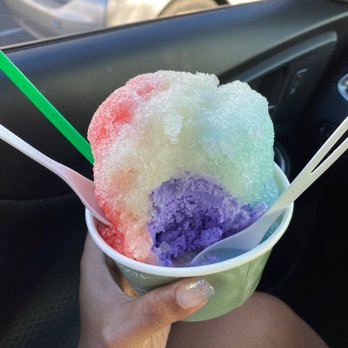 Hawaiian Ice Cones - Small with ube ice cream - Shaved Ice Near Me - Kailua-Kona, Hawaii