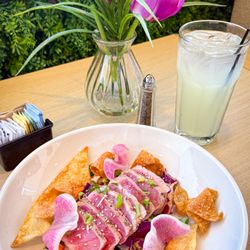 Olive's Bistro - Seared Tuna