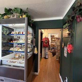Butter Butte Bites - Inside - Cheese Shops Near Me - Packwood, Washington