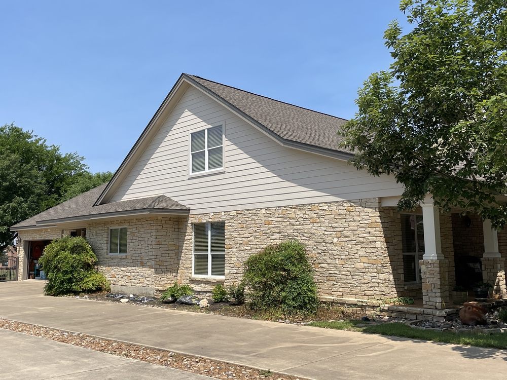 Slide of Willi Roofing Services