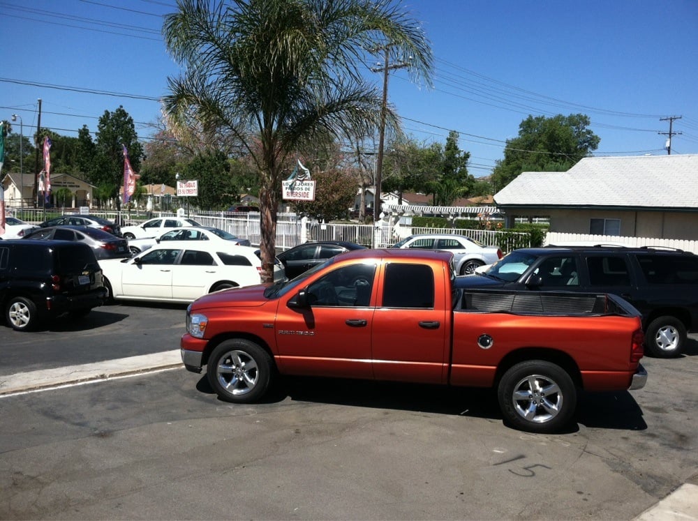 MUNOZ AUTO SALES 4979 La Sierra Ave, Riverside, California Car