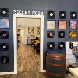 Montagne Russe - Record room!