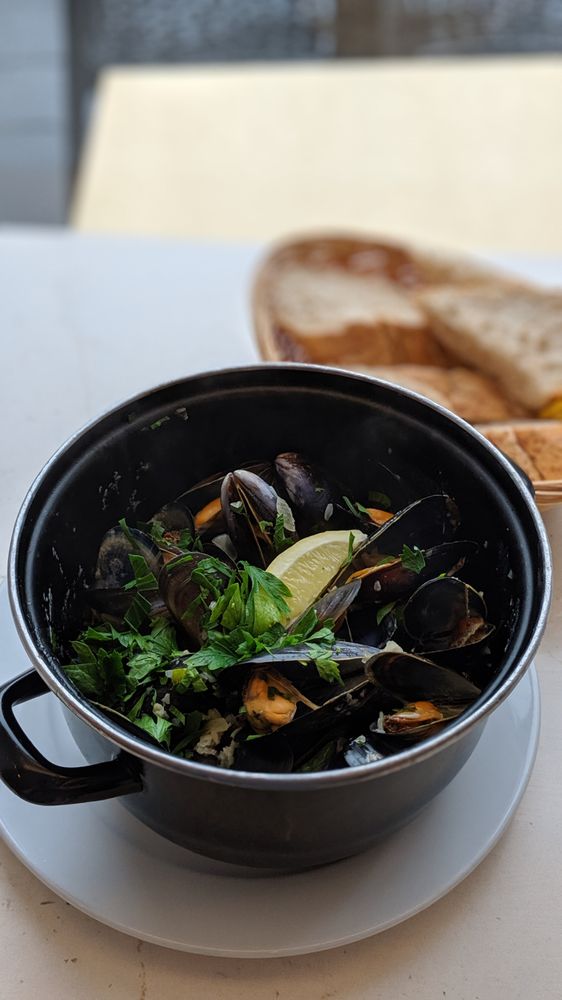 THE MUSSEL AND STEAK BAR 291 Photos & 164 Reviews 110 West Bow