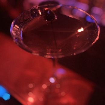 The Well - A Manhattan - Lounges Near Me - Los Angeles, California The Well - A Manhattan - Lounges Near Me - Los Angeles, California