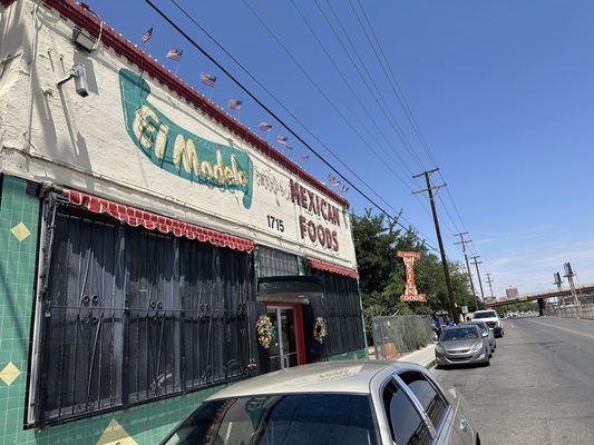 El Modelo Mexican Foods by null
