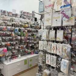 Gloria's Cake & Candy Supplies - Decorations