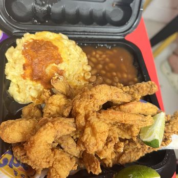 Treatsnbeatz - Shrimp and catfish Mac n cheese and baked beans - Cooking Classes Near Me - North Miami, Florida