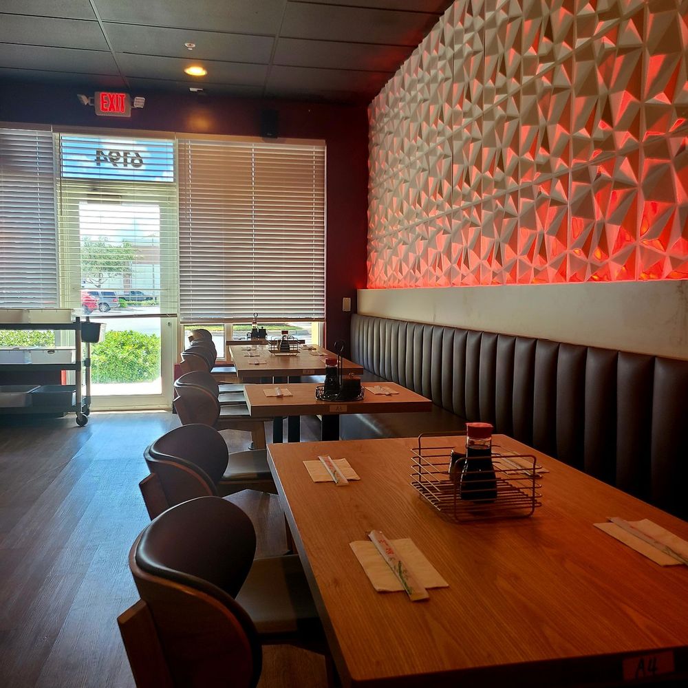 Sakura Ramen - The restaurant had plenty of seating, was clean, and had cool changing colors displayed on the wall - Ramen Near Me - Coral Springs, Florida Sakura Ramen - The restaurant had plenty of seating, was clean, and had cool changing colors displayed on the wall - Ramen Near Me - Coral Springs, Florida