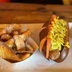 California Burger - Chicago Dog