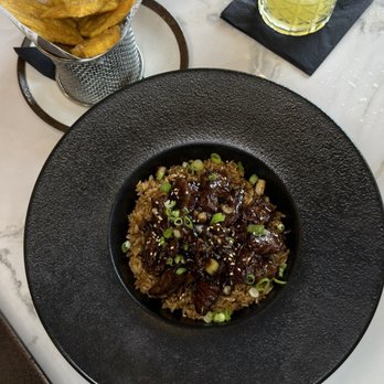 Leandro's Kitchen & Wine - Wine Bars Near Me - The Bronx, New York