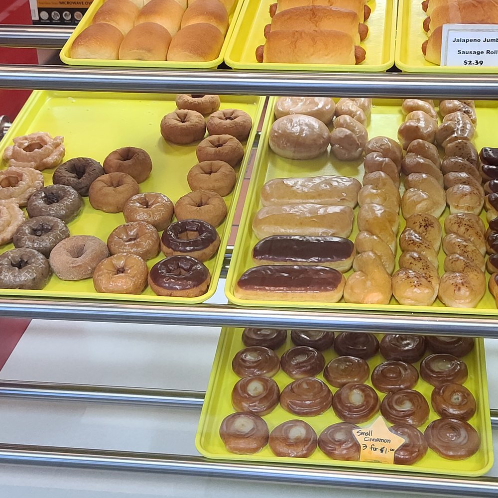 Mama donuts - a variety of doughnuts on display - Donuts Near Me - Dallas, Texas Mama donuts - a variety of doughnuts on display - Donuts Near Me - Dallas, Texas
