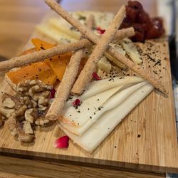 Bendito - cheese platter