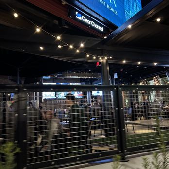 Yard House - Outdoor Patio - Bars Near Me - Tampa, Florida